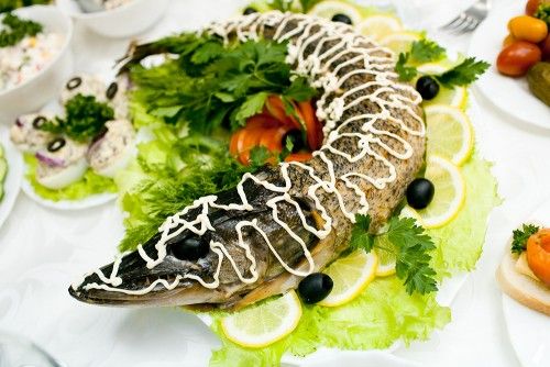 Щука запеченная в духовке